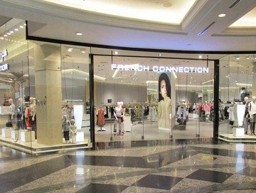 <p>The Store of the UK-based clothing company French Connection in the Mall of the Emirates in Dubai. The lighting designers team used our luminaire-family tantulus because of the quality of light, the multiple options of beam pattern and the simplicity of the installation process.</p>
